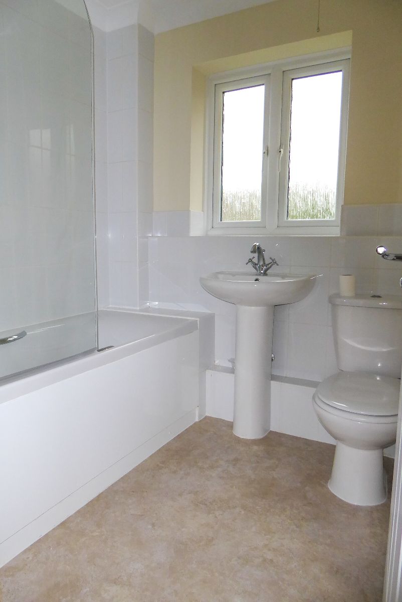 2 bed terraced house to rent in Tanners Field  - Property Image 7