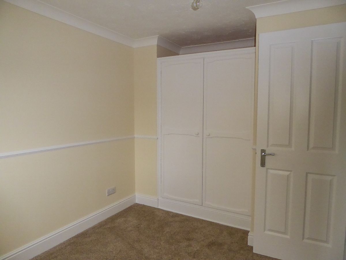 2 bed terraced house to rent in Tanners Field  - Property Image 6
