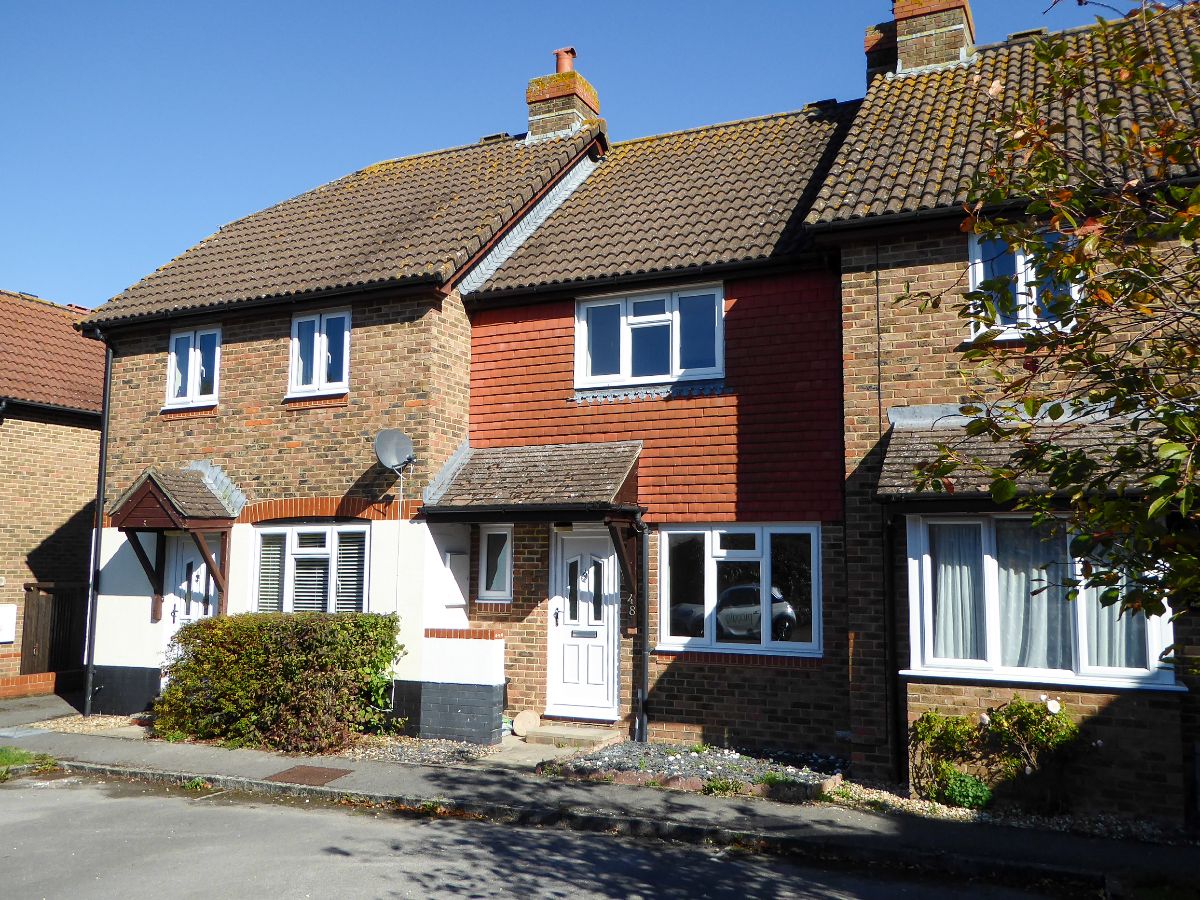 2 bed terraced house to rent in Tanners Field  - Property Image 1