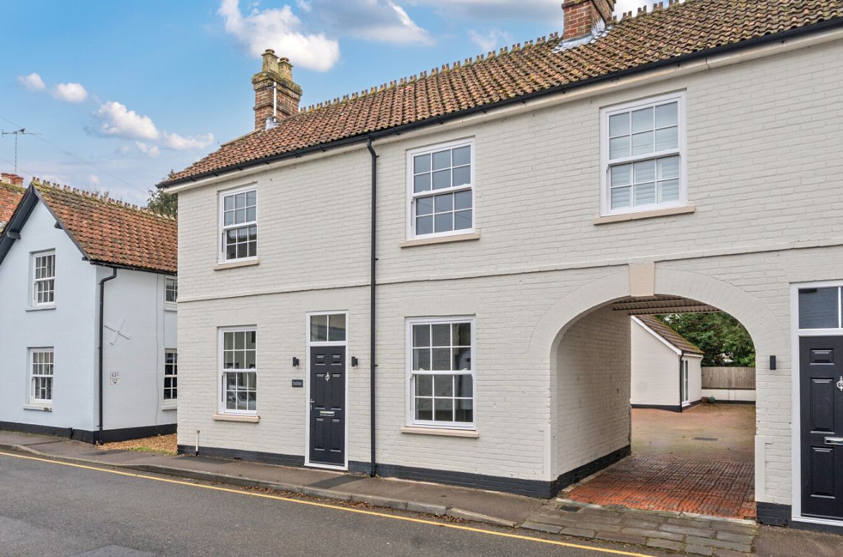 3 bed detached house to rent in Fern House  - Property Image 1