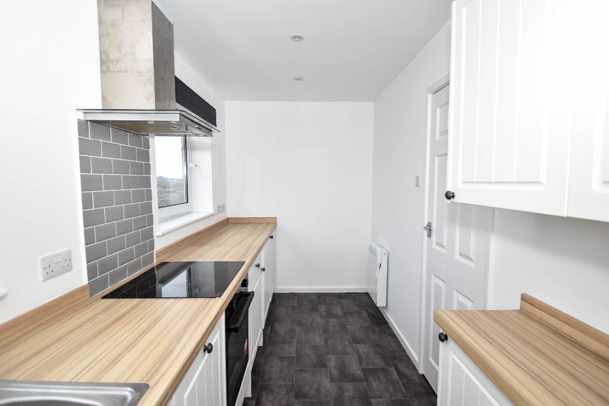 2 bed flat to rent in Elm Court, Elm Grove Road, Salisbury  - Property Image 5