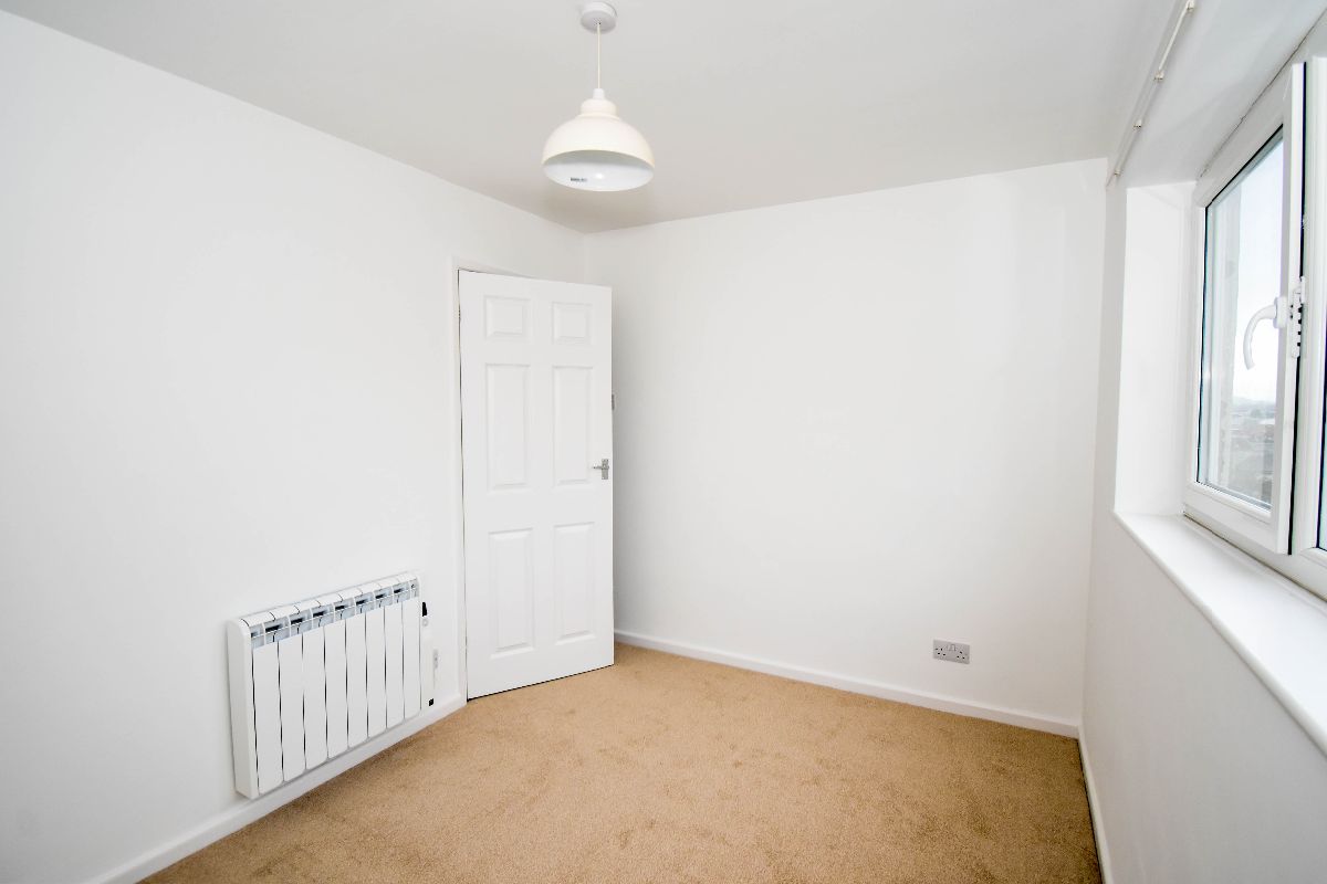 2 bed flat to rent in Elm Court, Elm Grove Road, Salisbury 10