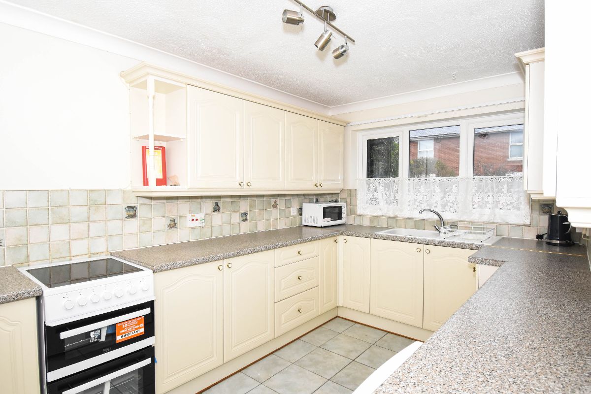 3 bed terraced house to rent in Ashley Road 3