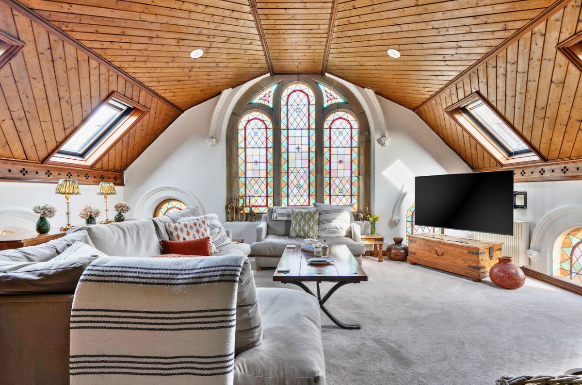 4 bed character property to rent in Old Chapel, West Street, Barford St. Martin, Salisbury 19