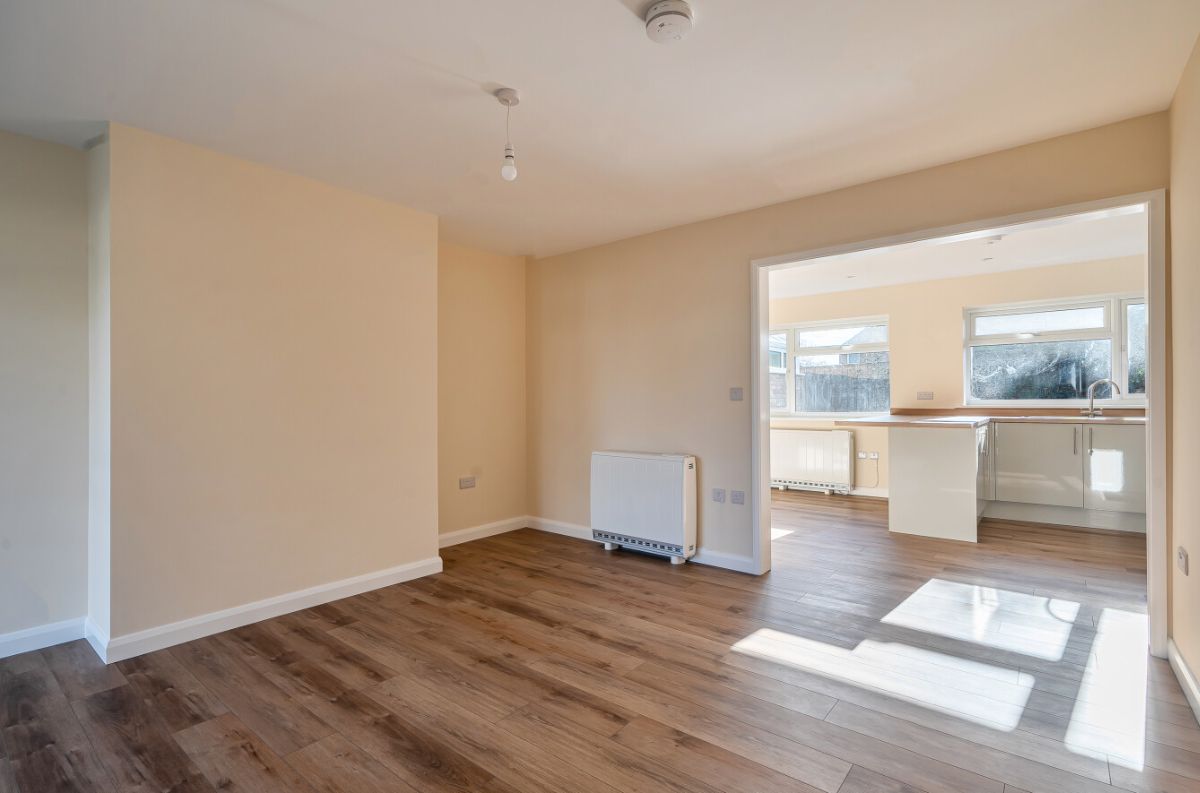 3 bed house to rent in Tennyson Close, Warminster 3