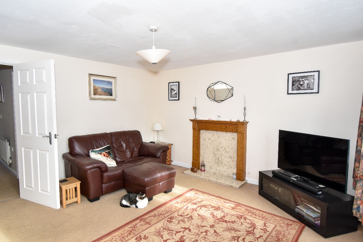 3 bed terraced house to rent in Wellworthy Drive 4