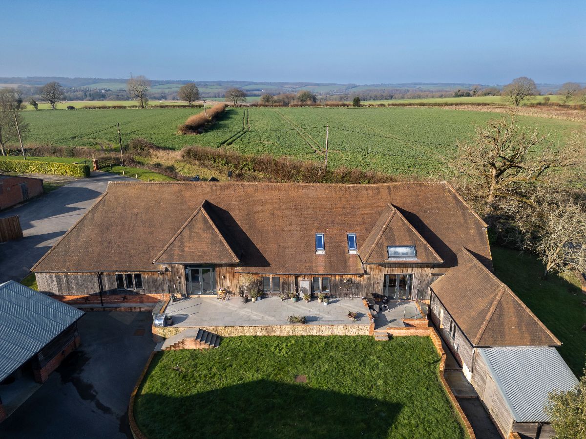 5 bed character property to rent in Westcote Barn, Binsted 1