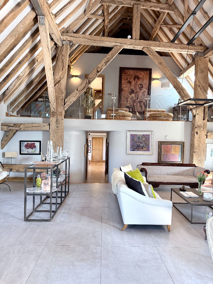 5 bed character property to rent in Westcote Barn, Binsted  - Property Image 4