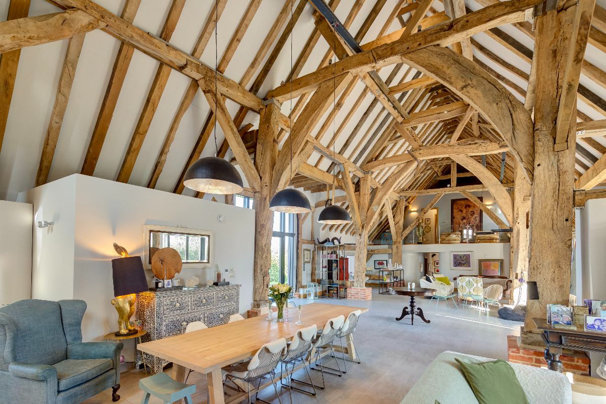 5 bed character property to rent in Westcote Barn, Binsted - Property Image 1