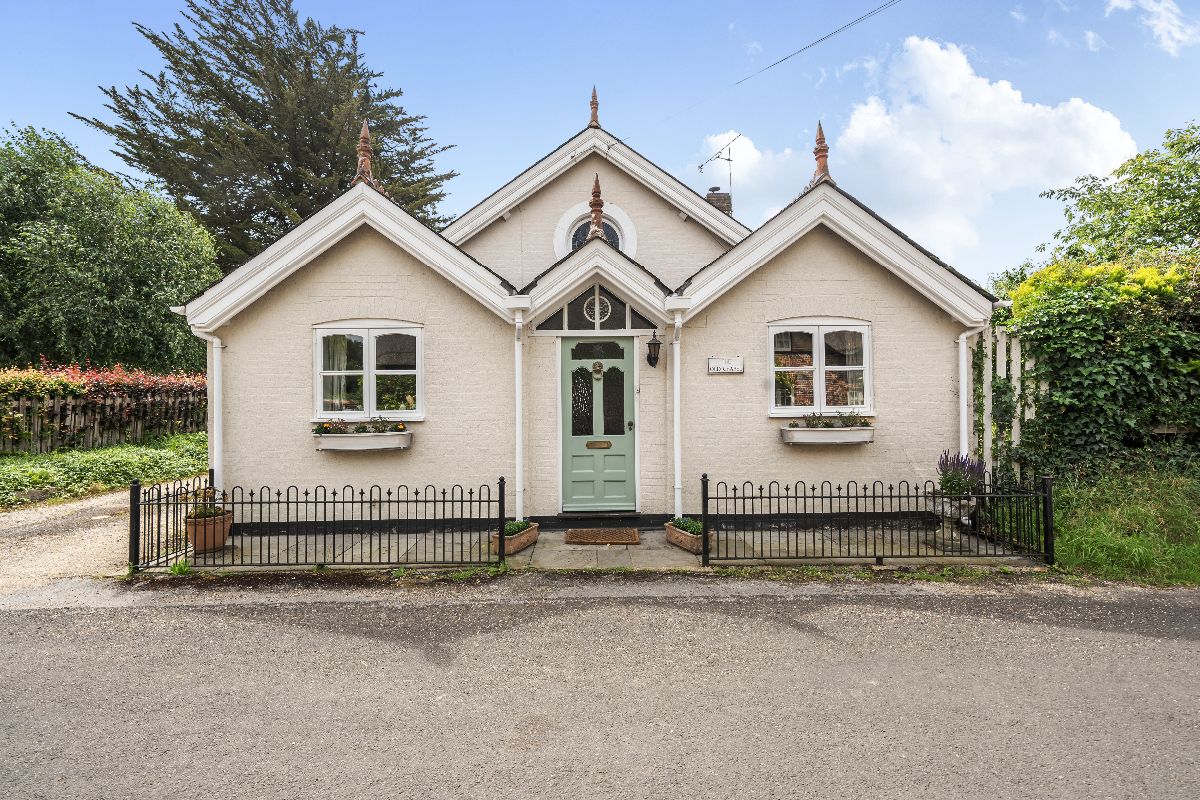 3 bed character property to rent in The Old Chapel, Bodenham