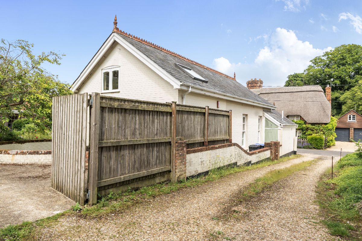 3 bed character property to rent in The Old Chapel, Bodenham  - Property Image 5