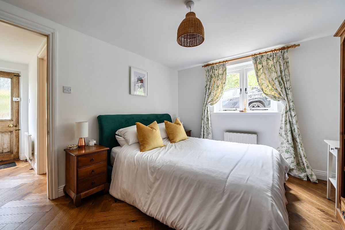 3 bed character property to rent in The Old Chapel, Bodenham 8