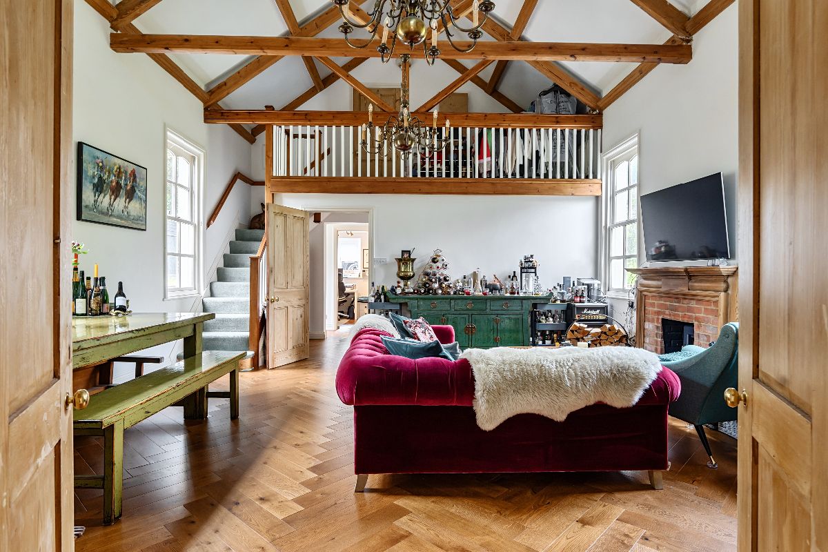 3 bed character property to rent in The Old Chapel, Bodenham 1
