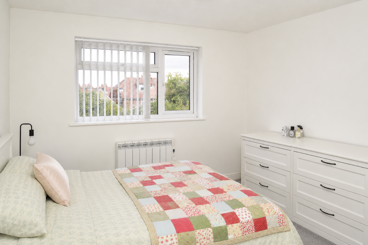 3 bed terraced house to rent in Chichester Close, Salisbury 5