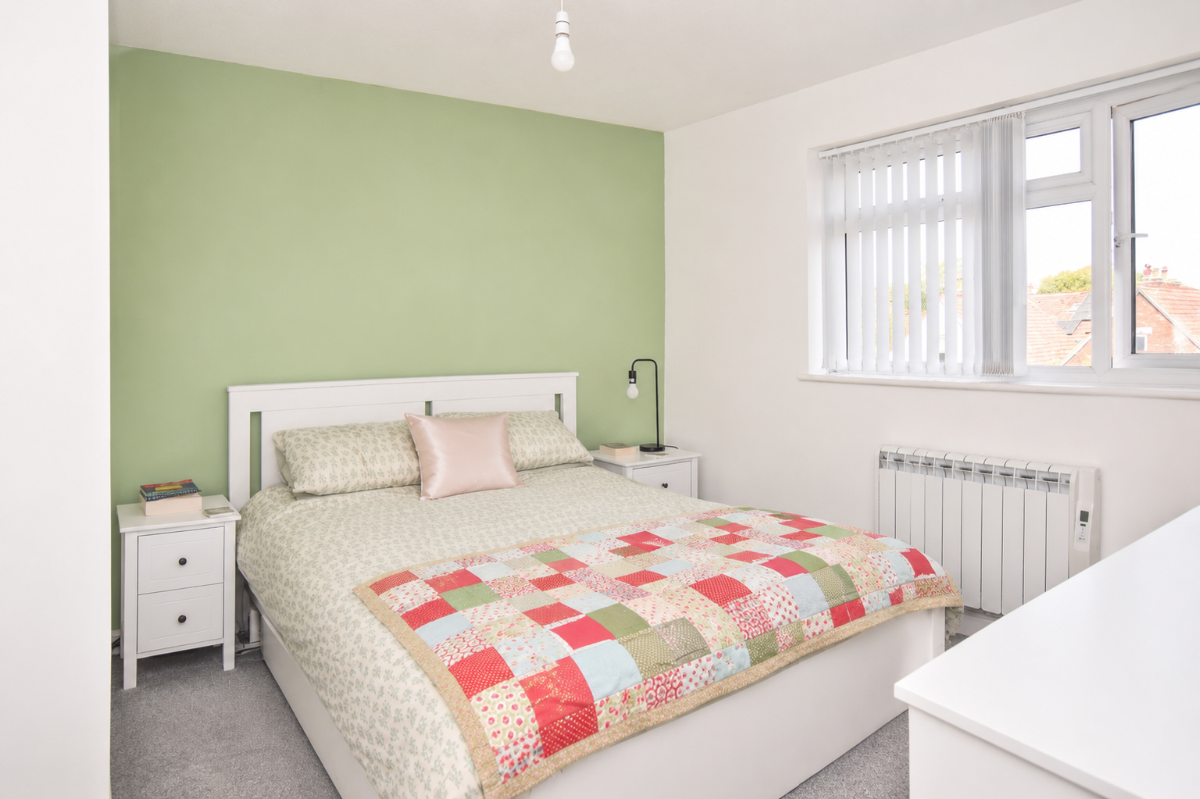 3 bed terraced house to rent in Chichester Close, Salisbury 7