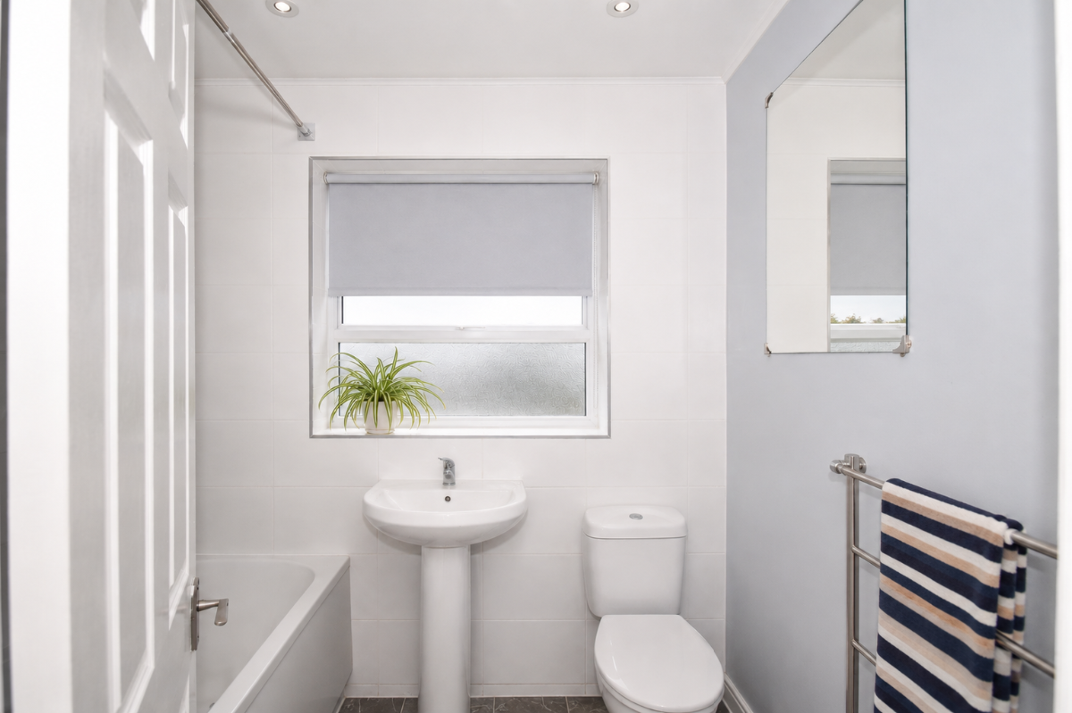3 bed terraced house to rent in Chichester Close, Salisbury  - Property Image 9
