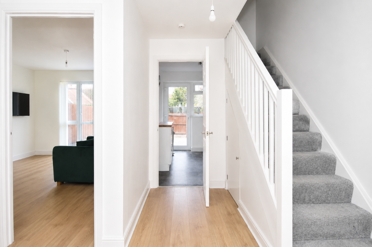 3 bed terraced house to rent in Chichester Close, Salisbury 1