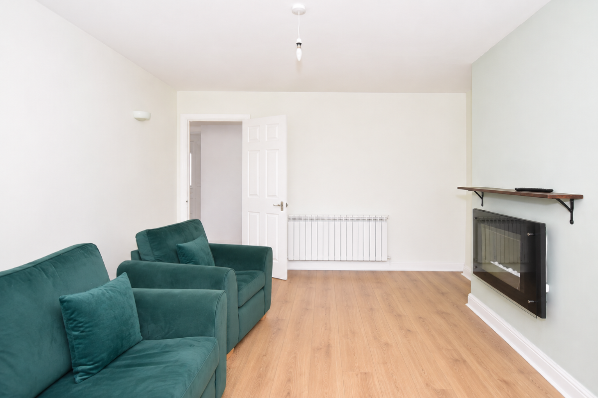 3 bed terraced house to rent in Chichester Close, Salisbury  - Property Image 5