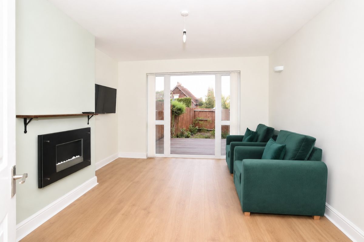 3 bed terraced house to rent in Chichester Close, Salisbury 3