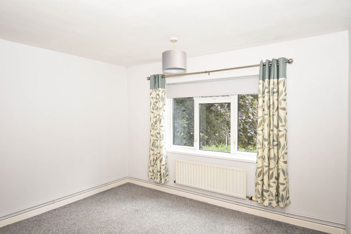 2 bed flat to rent in Barrington Road, Bishopdown 5
