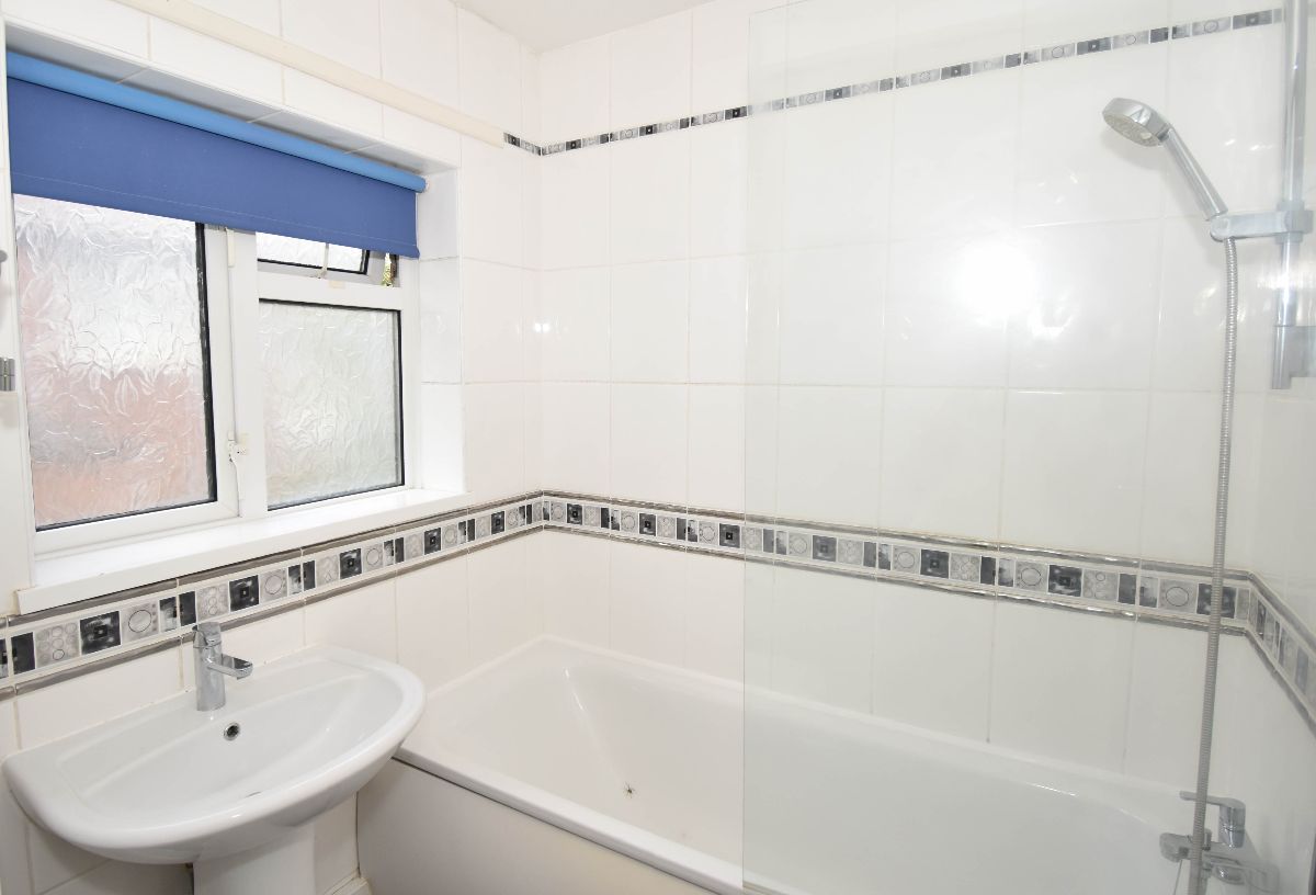 2 bed flat to rent in Barrington Road, Bishopdown  - Property Image 12