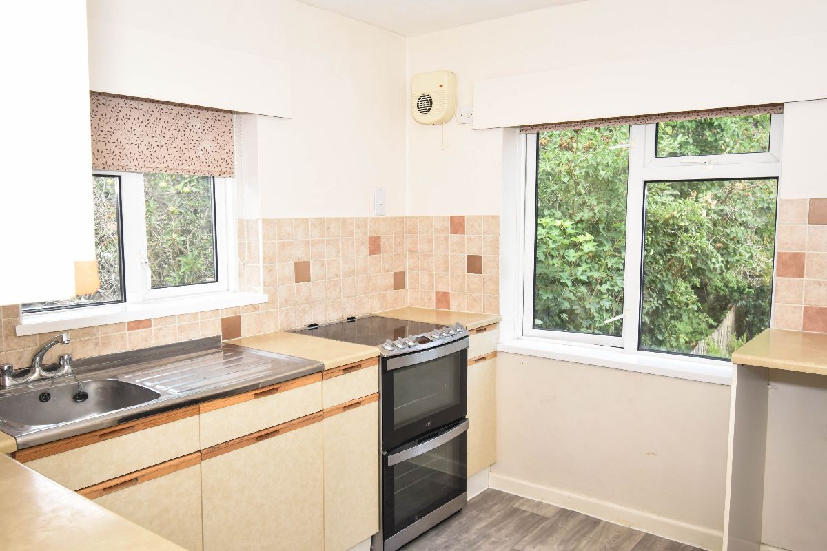 2 bed flat to rent in Barrington Road, Bishopdown 12
