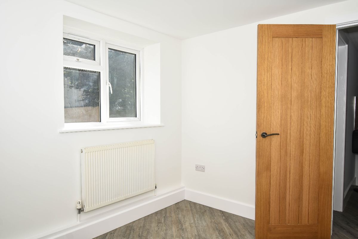 2 bed flat to rent in Hadleigh Court, Shady Bower  - Property Image 7