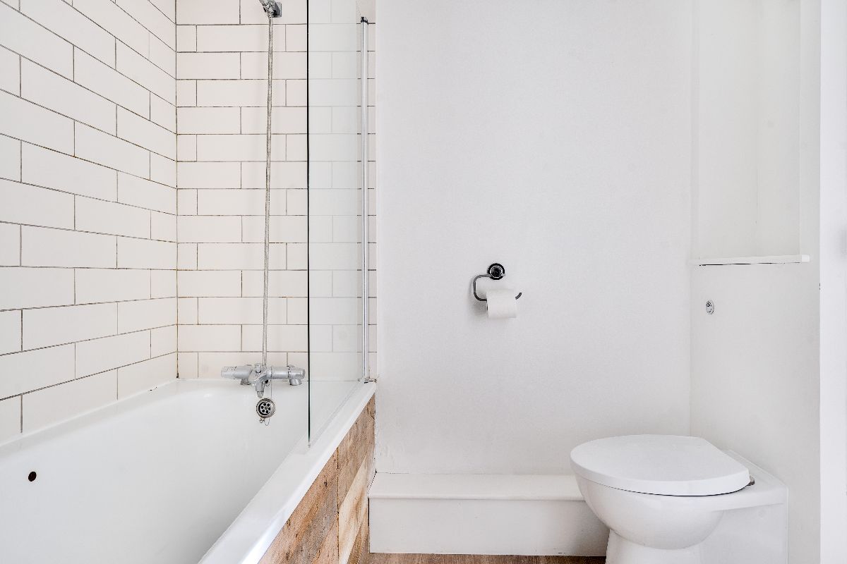 1 bed character property to rent in Mill Road, Salisbury  - Property Image 6