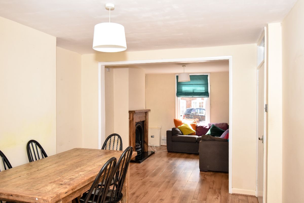 4 bed terraced house to rent in Trinity Street 5