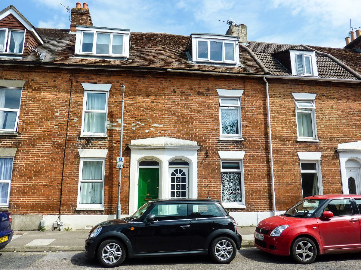 4 bed terraced house to rent in Trinity Street