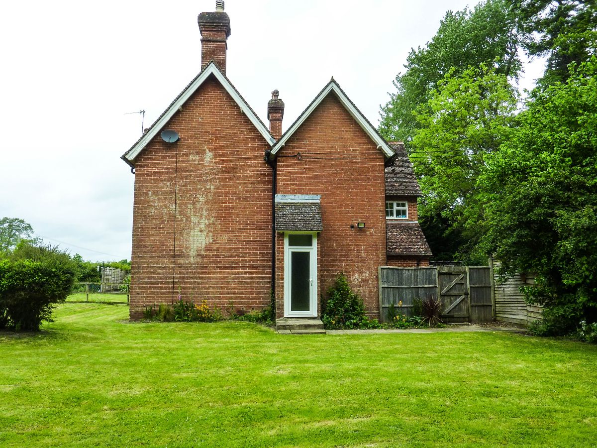 3 bed semi-detached house to rent in Home Dairy Cottages, Clarendon  - Property Image 11