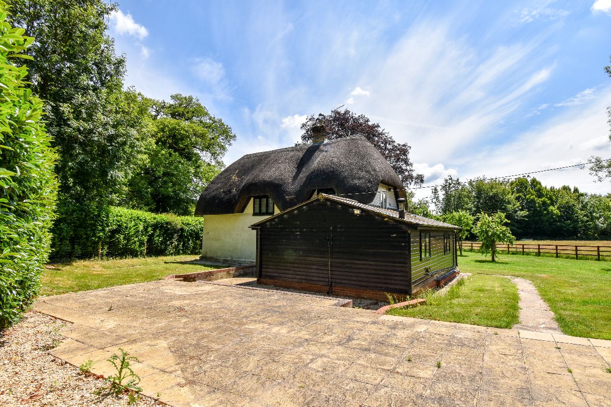 2 bed cottage to rent in Alderbury Lodge, Clarendon Park 11