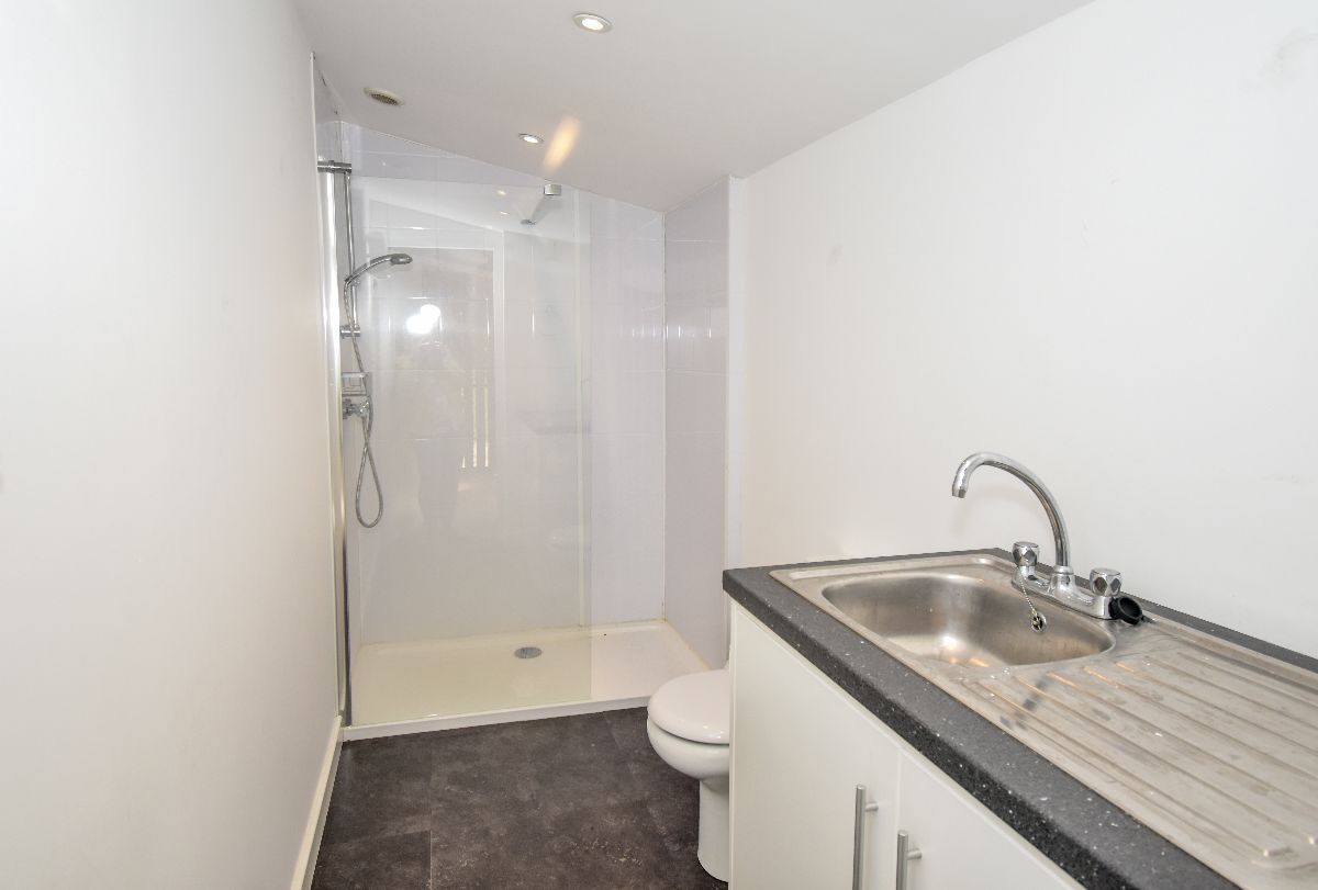 2 bed cottage to rent in Alderbury Lodge, Clarendon Park 12