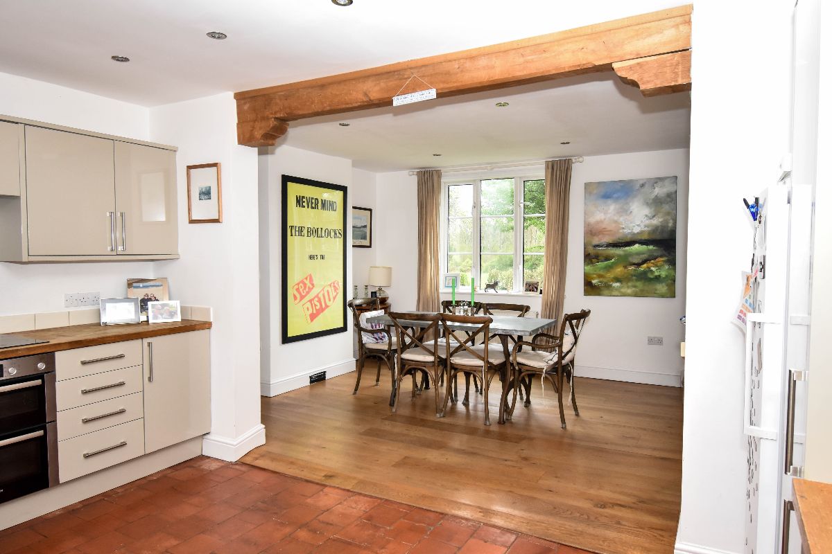4 bed character property to rent in Keepers Cottage, Clarendon Park  - Property Image 3
