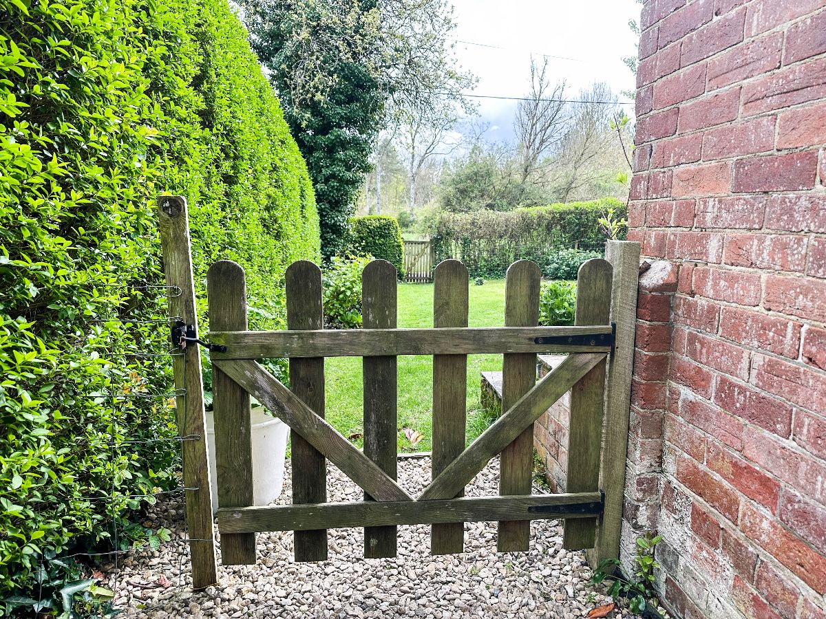 4 bed character property to rent in Keepers Cottage, Clarendon Park  - Property Image 19