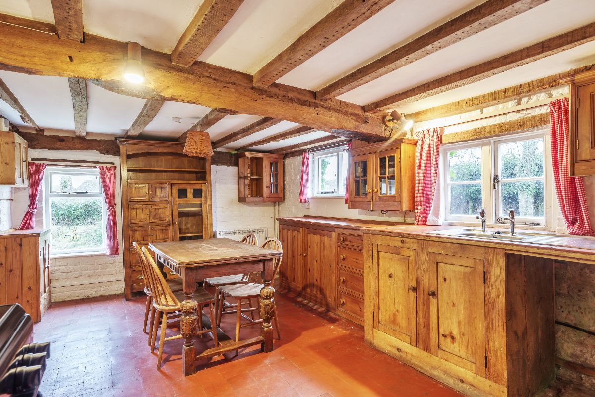3 bed cottage for sale in Smallbrook Farmhouse, Hamptworth Road, Landford, Salisbury  - Property Image 4