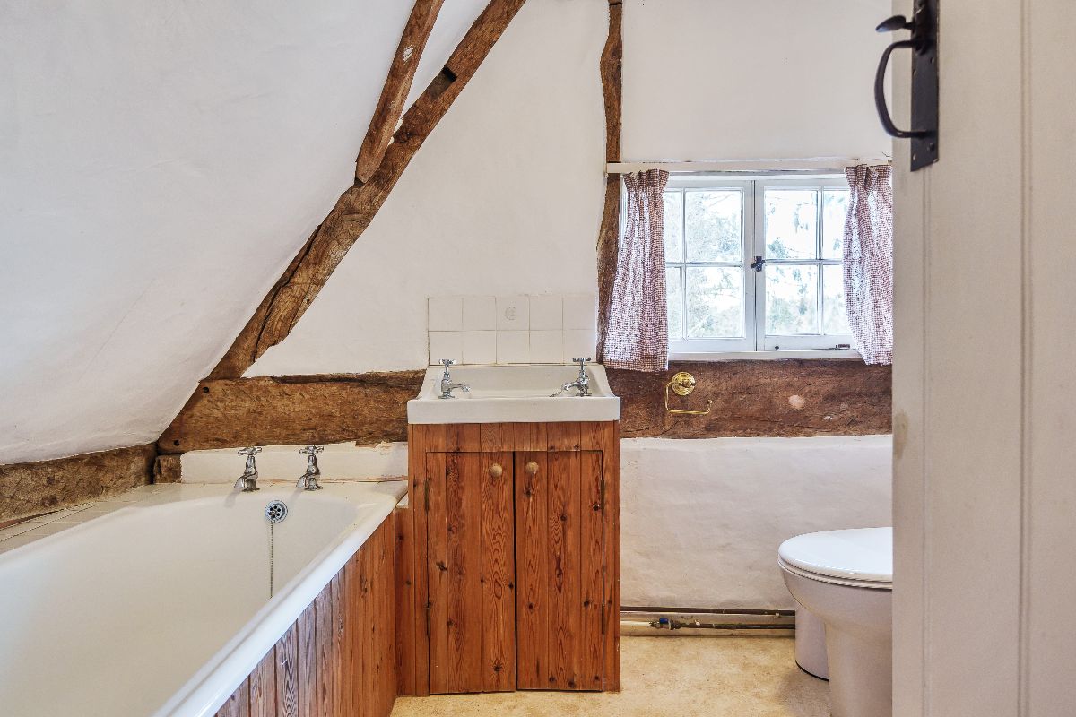 3 bed cottage for sale in Smallbrook Farmhouse, Hamptworth Road, Landford, Salisbury  - Property Image 22