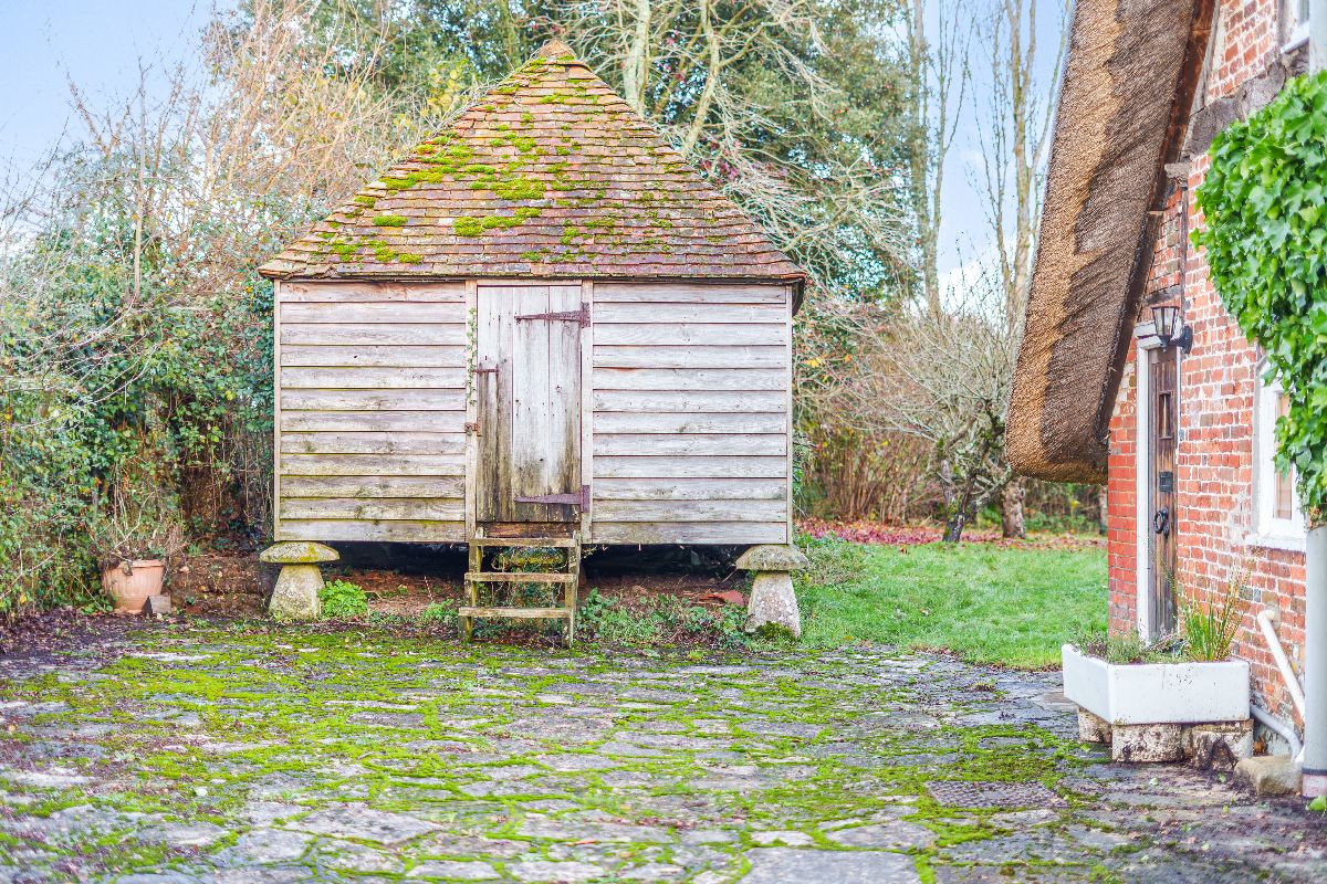 3 bed cottage for sale in Smallbrook Farmhouse, Hamptworth Road, Landford, Salisbury 25