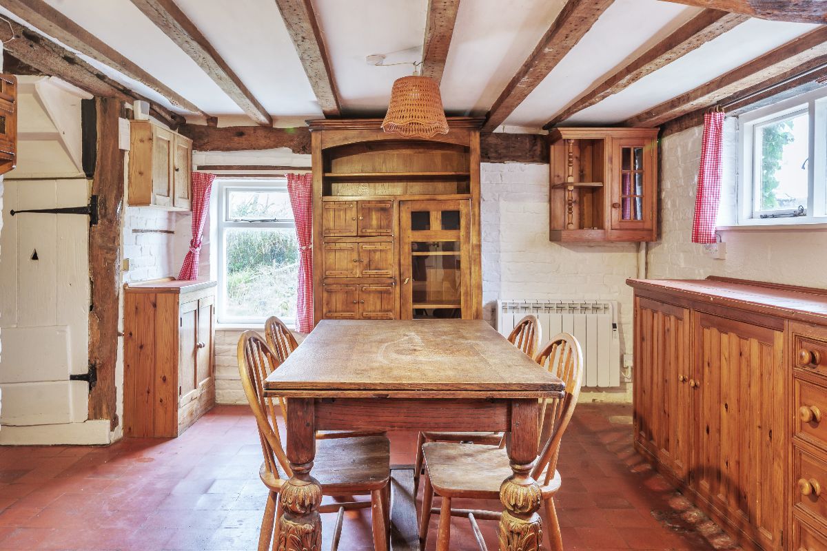 3 bed cottage for sale in Smallbrook Farmhouse, Hamptworth Road, Landford, Salisbury  - Property Image 9