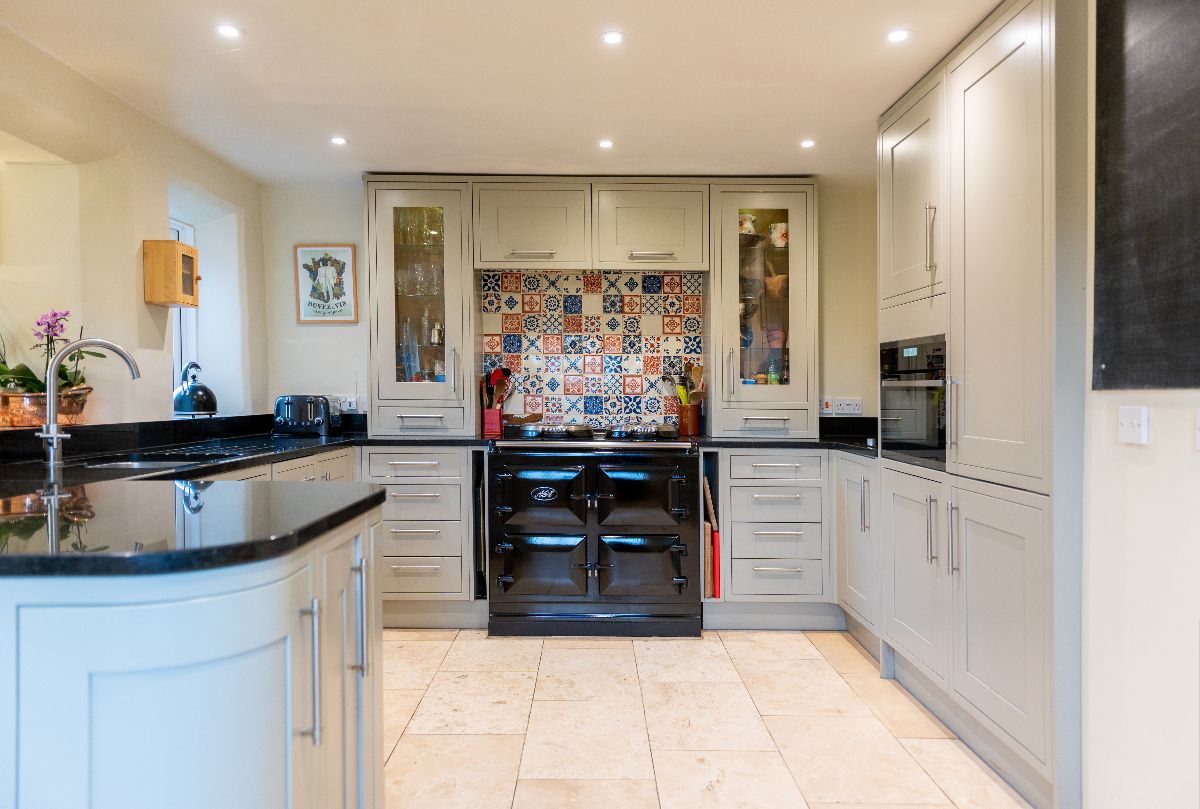 4 bed end of terrace house for sale in Court Street, Tisbury, Salisbury  - Property Image 3