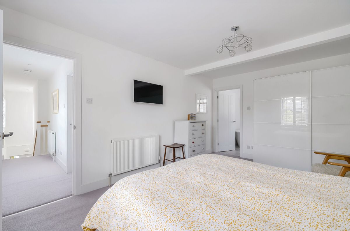 2 bed character property for sale in Crow Lane, Wilton  - Property Image 16