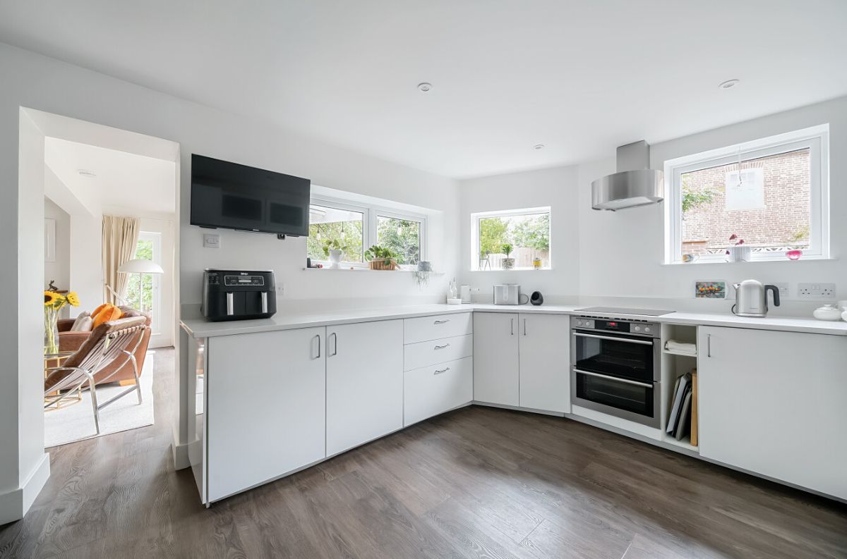 2 bed character property for sale in Crow Lane, Wilton 11