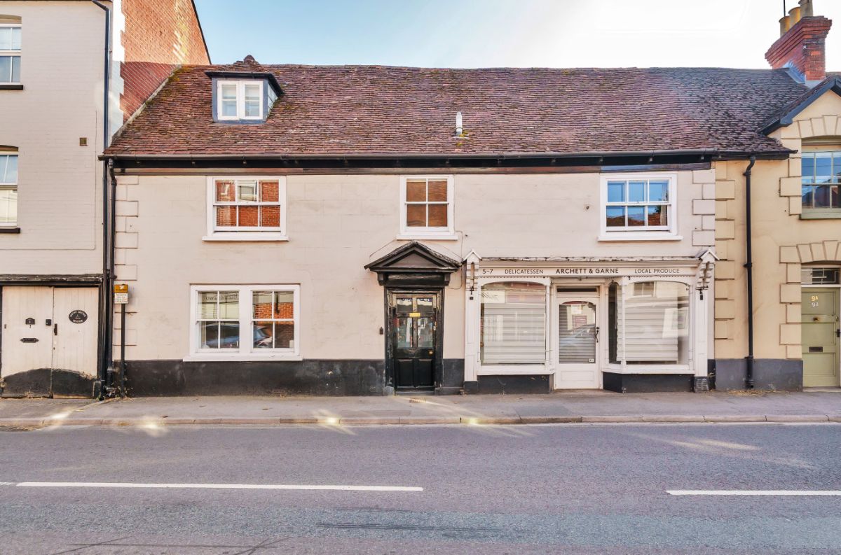 4 bed character property for sale in 5-7 West Street, Wilton 23