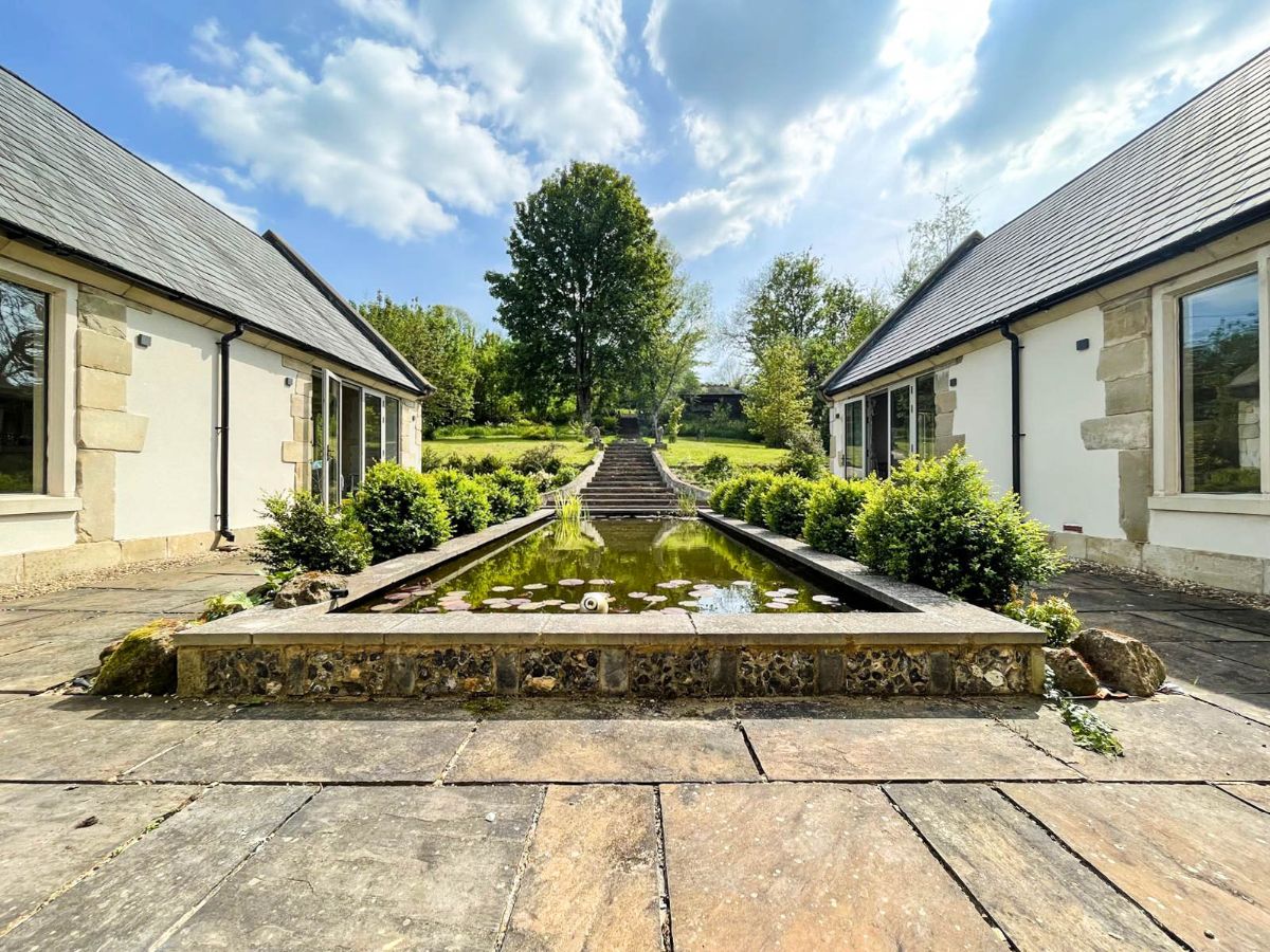 4 bed detached house for sale in Jesolo, Hanging Langford 2