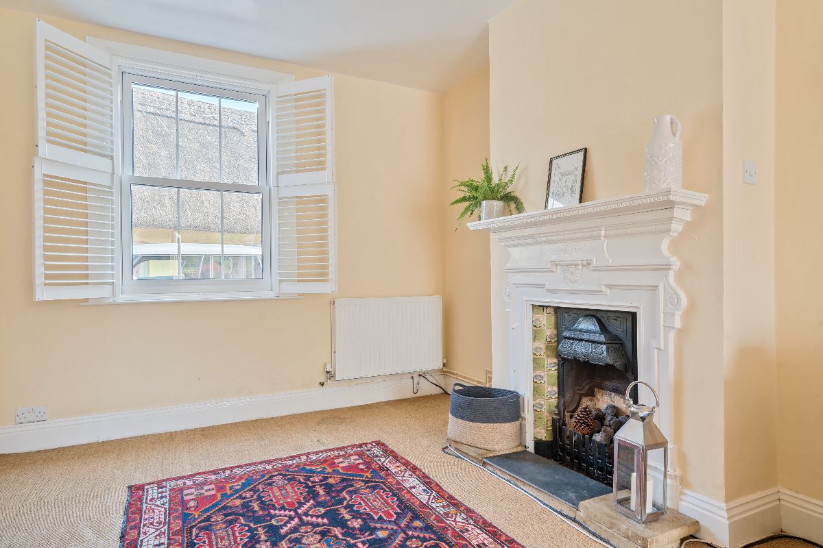 5 bed end of terrace house for sale in North Street, Wilton, Salisbury 1