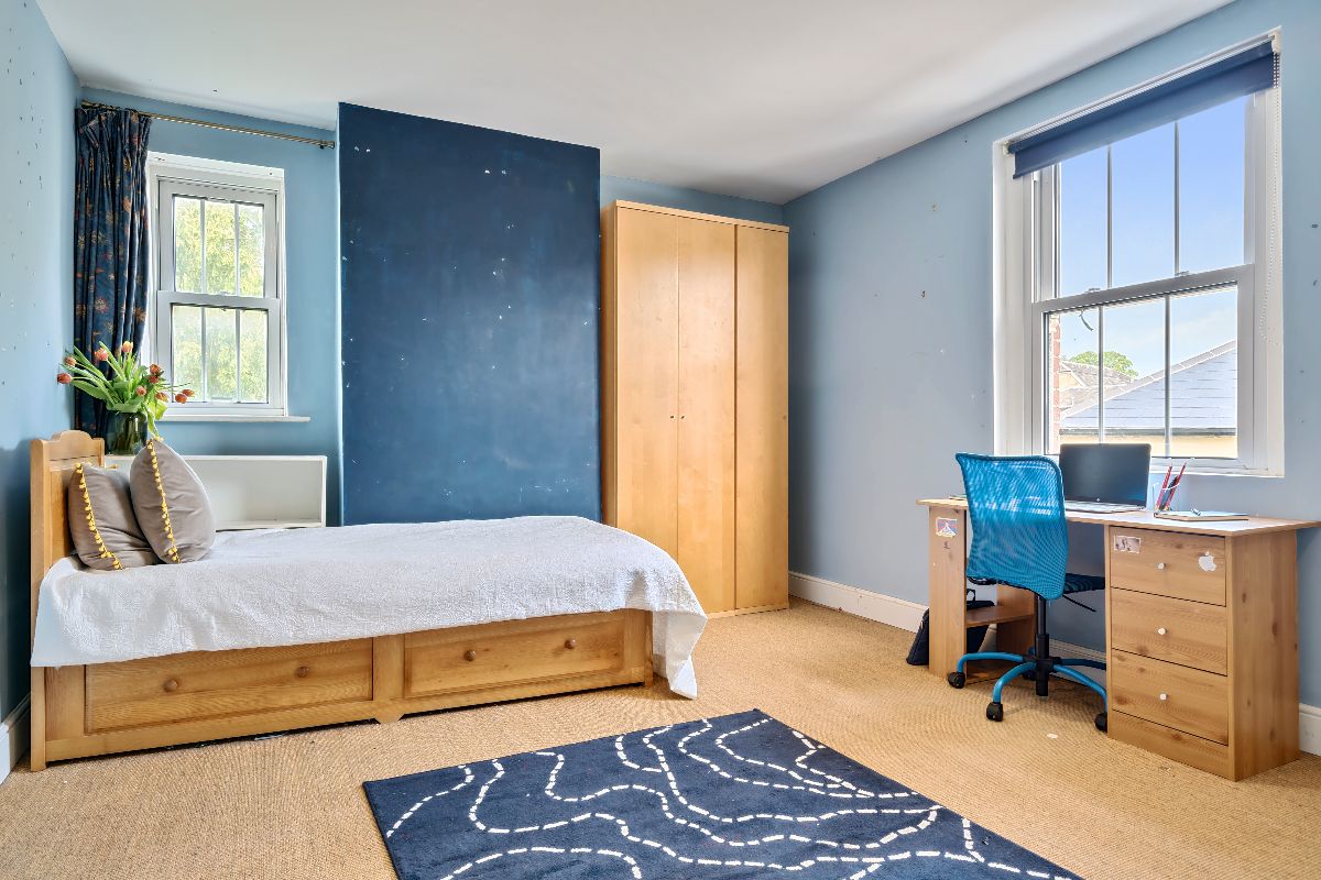 5 bed end of terrace house for sale in North Street, Wilton, Salisbury 8