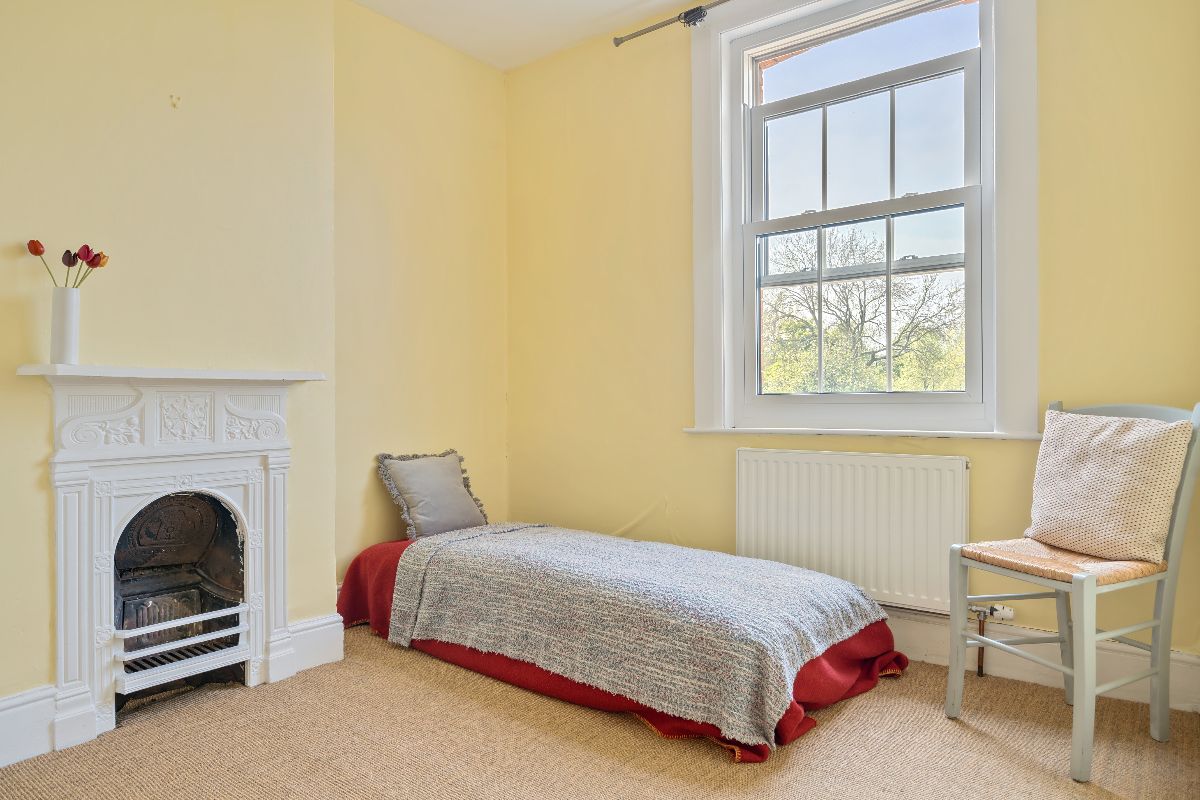 5 bed end of terrace house for sale in North Street, Wilton, Salisbury 9