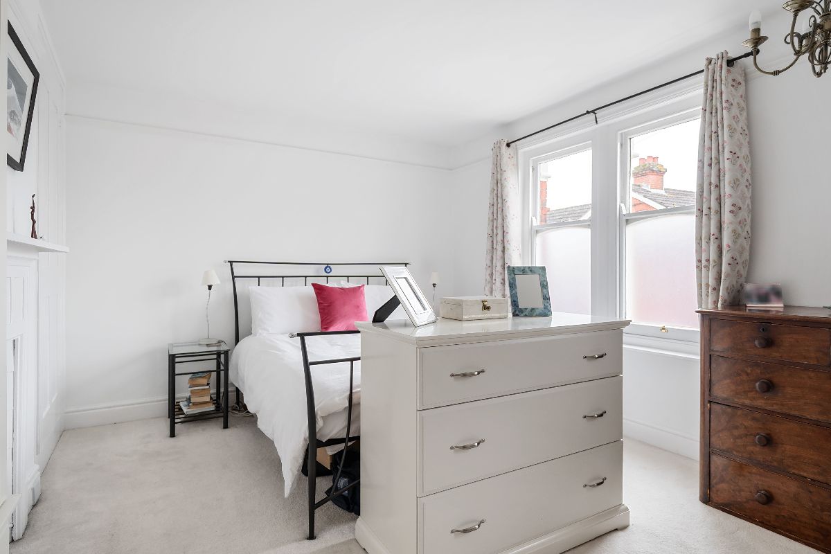 4 bed end of terrace house for sale in Albany Road, Salisbury  - Property Image 2