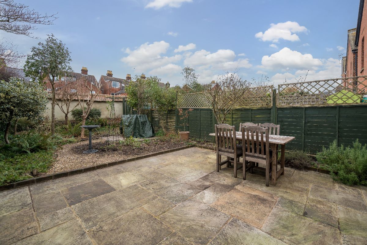 4 bed end of terrace house for sale in Albany Road, Salisbury 13