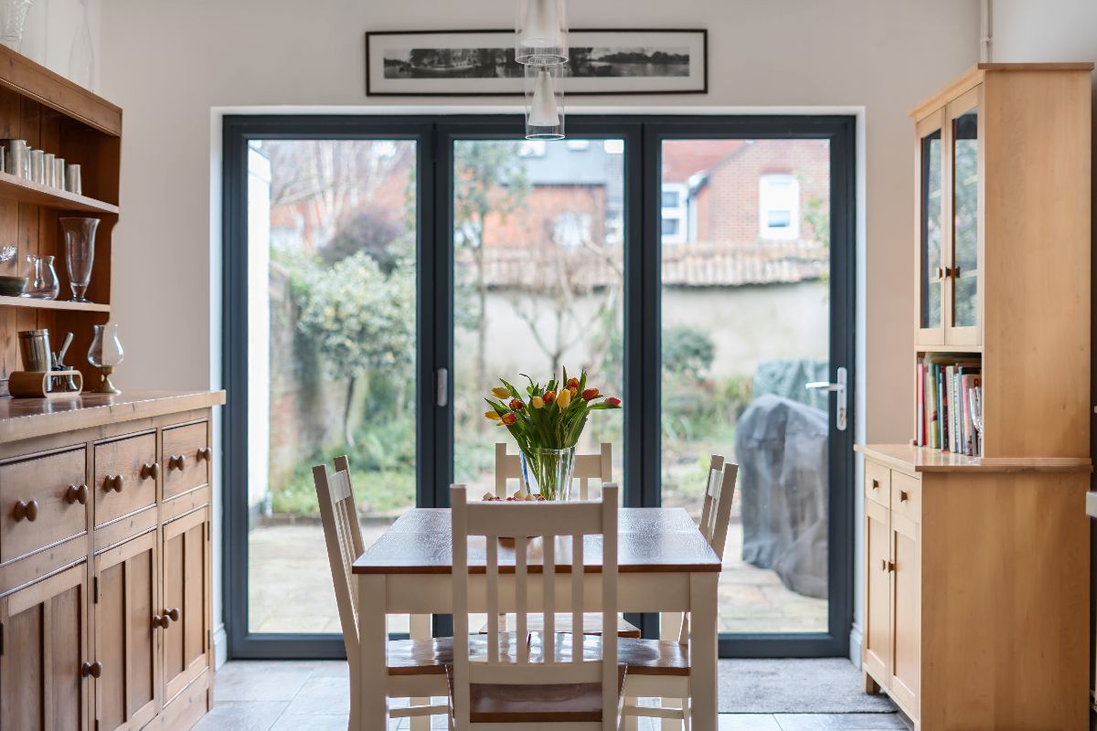 4 bed end of terrace house for sale in Albany Road, Salisbury  - Property Image 1